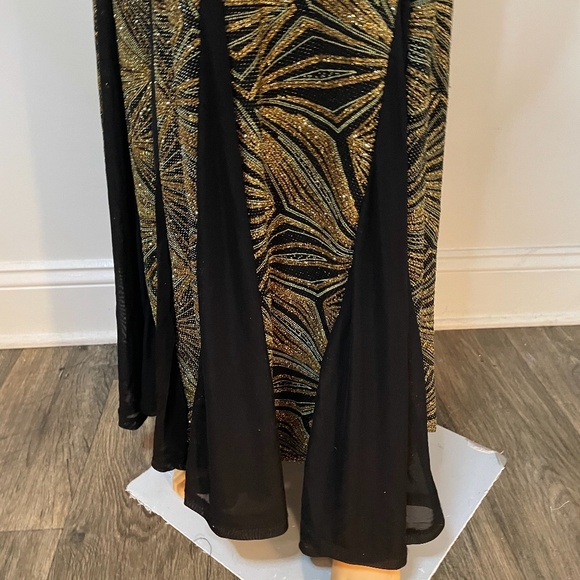 Black gold silver metallic short sleeve maxi dress - Picture 4 of 10